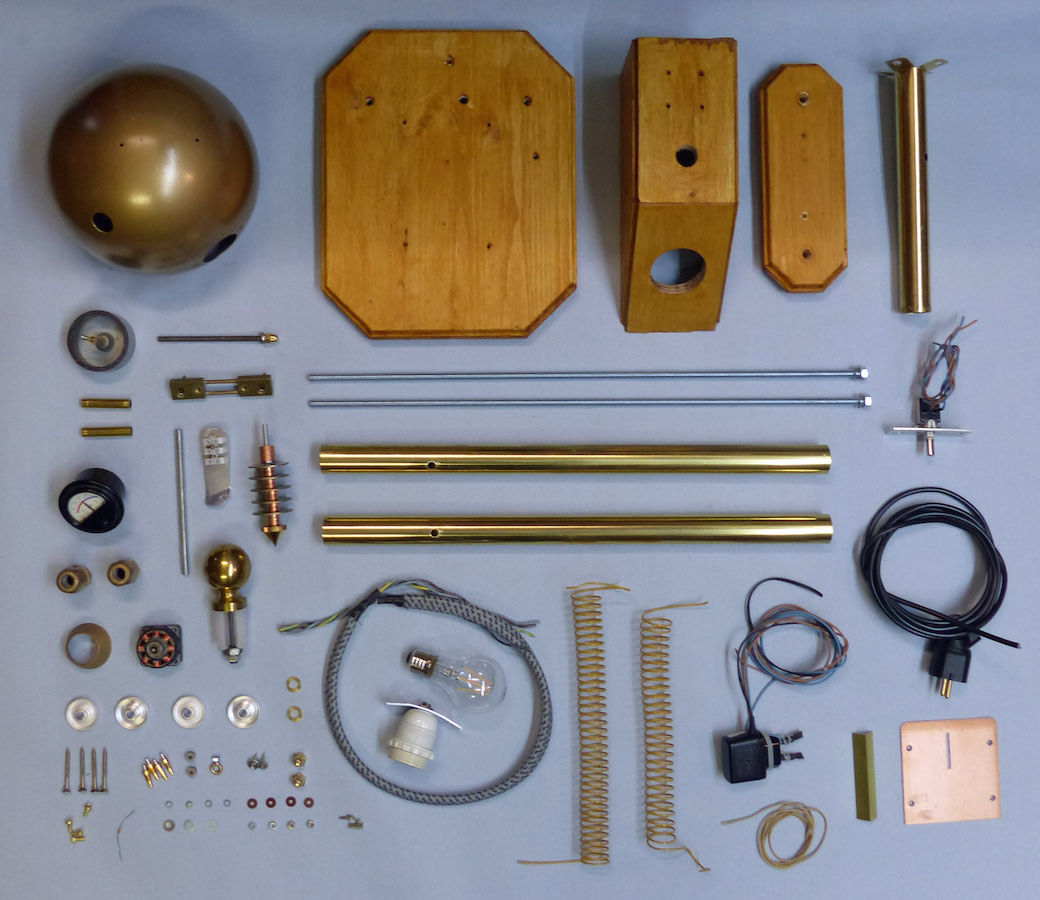 Steampunk Lamp 50 parts.jpg